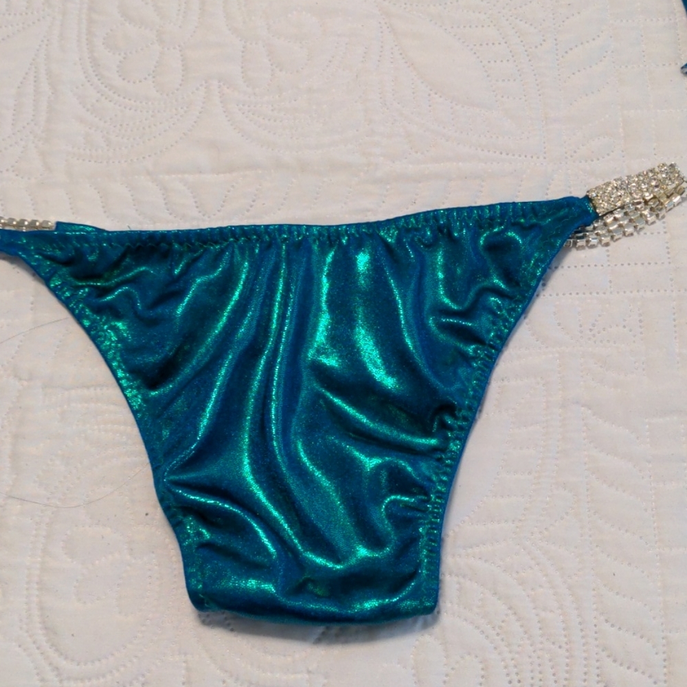 Competition- photo shoot- cheeky and triangle- sexy bikini, swimsuit! beach! ⛱️ - Picture 4 of 7